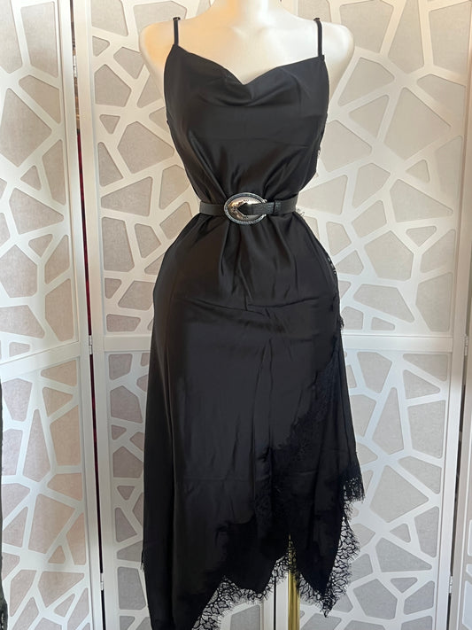 LACE MIDI DRESS