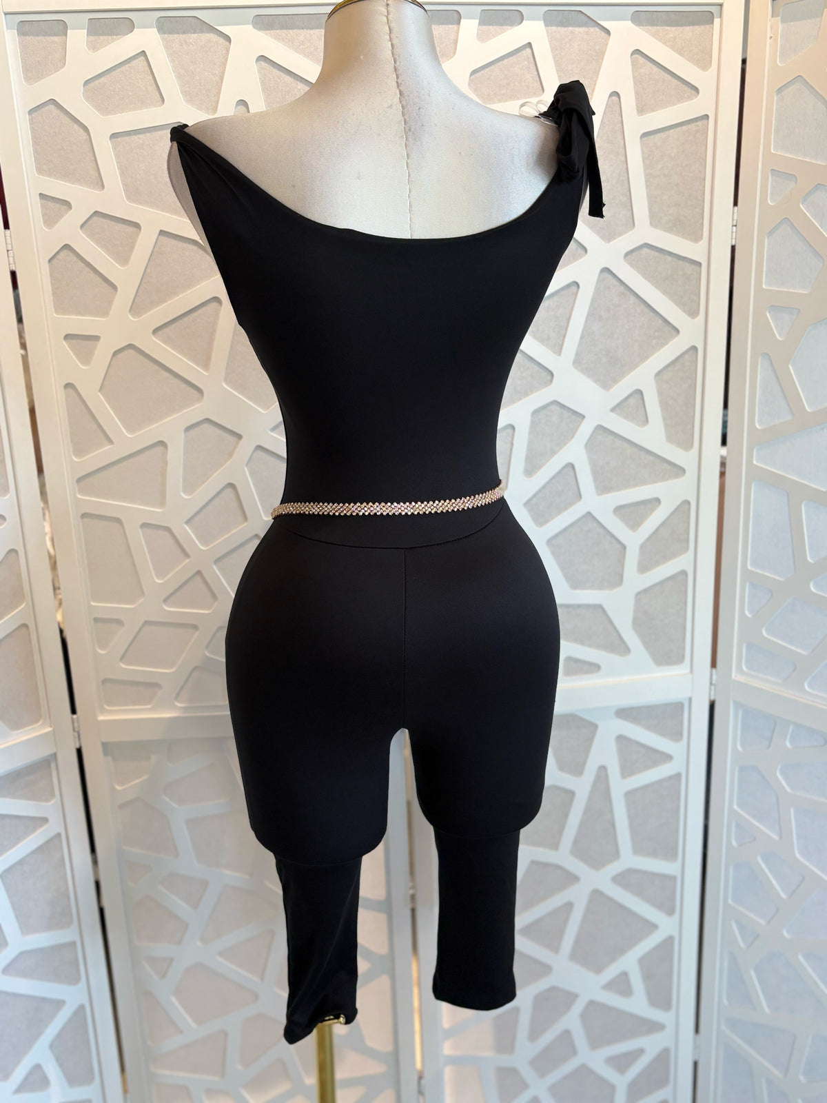 OFF SHOULDER CAPRI JUMPSUIT