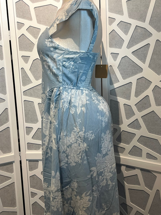 Floral Square Neck Bell Sleeve
Midi Dress