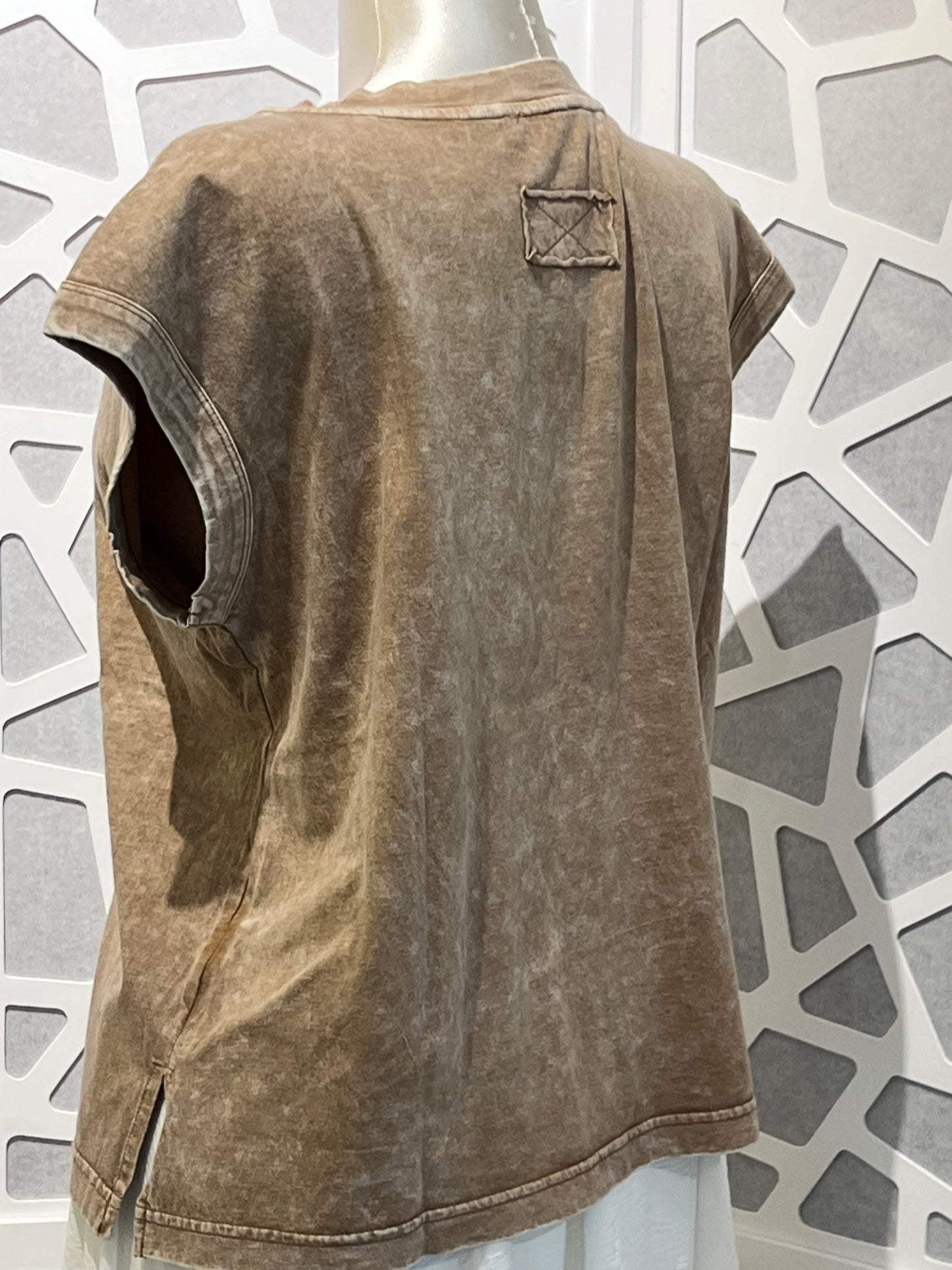 WASHED EXTENDED SHOULDER KNIT T-SHIRT