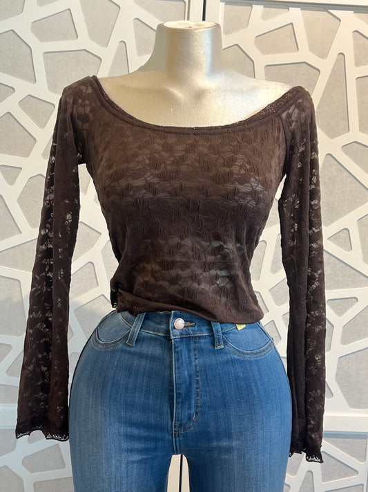 LACE OFF SHOULDER TOP