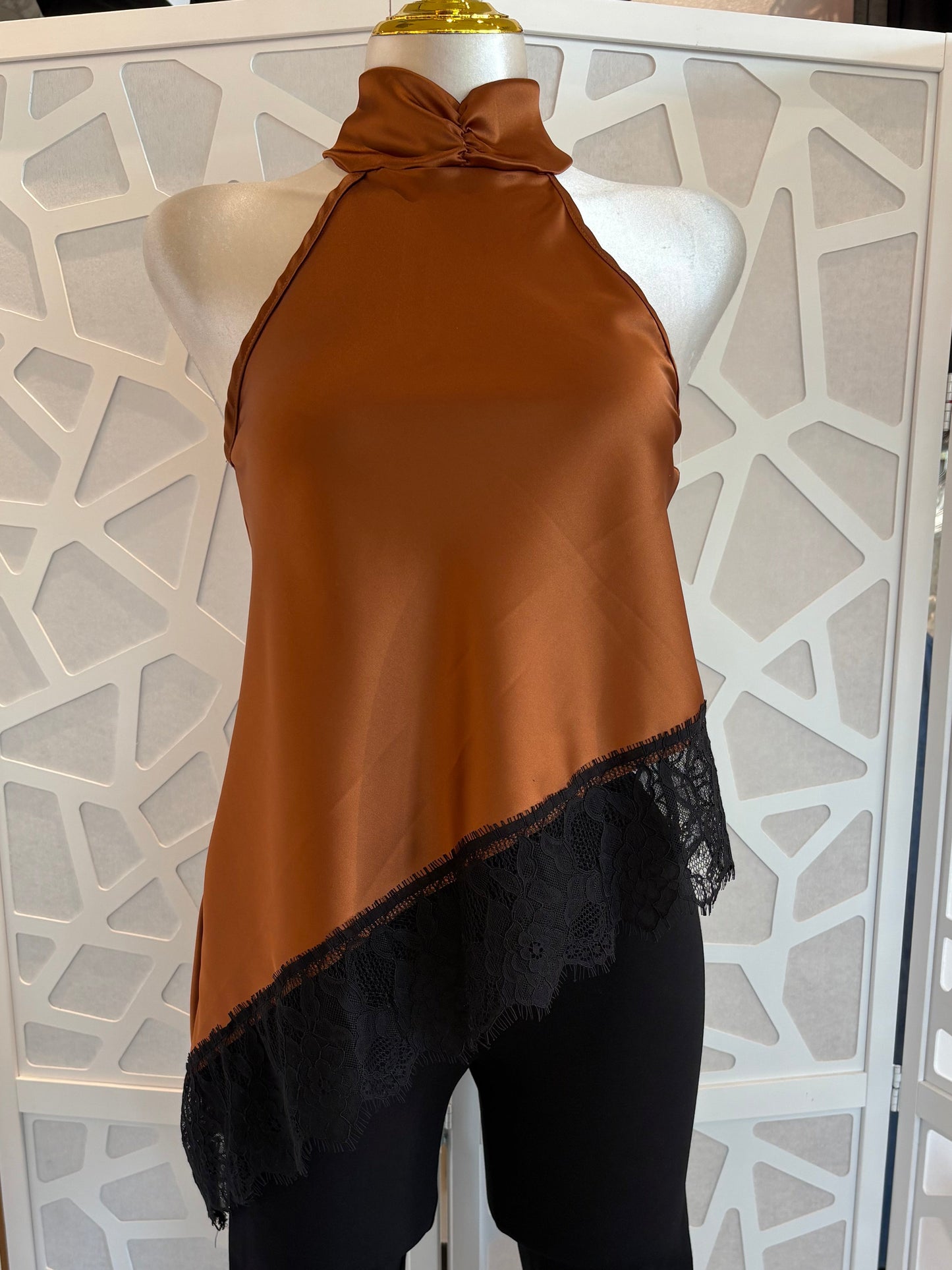 Liz lace detail top