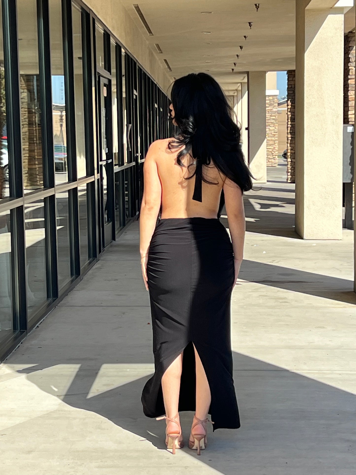 LEXI OPEN BACK HALTER DRESS