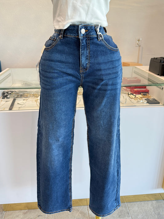 Straight loose fit dark wash jeans