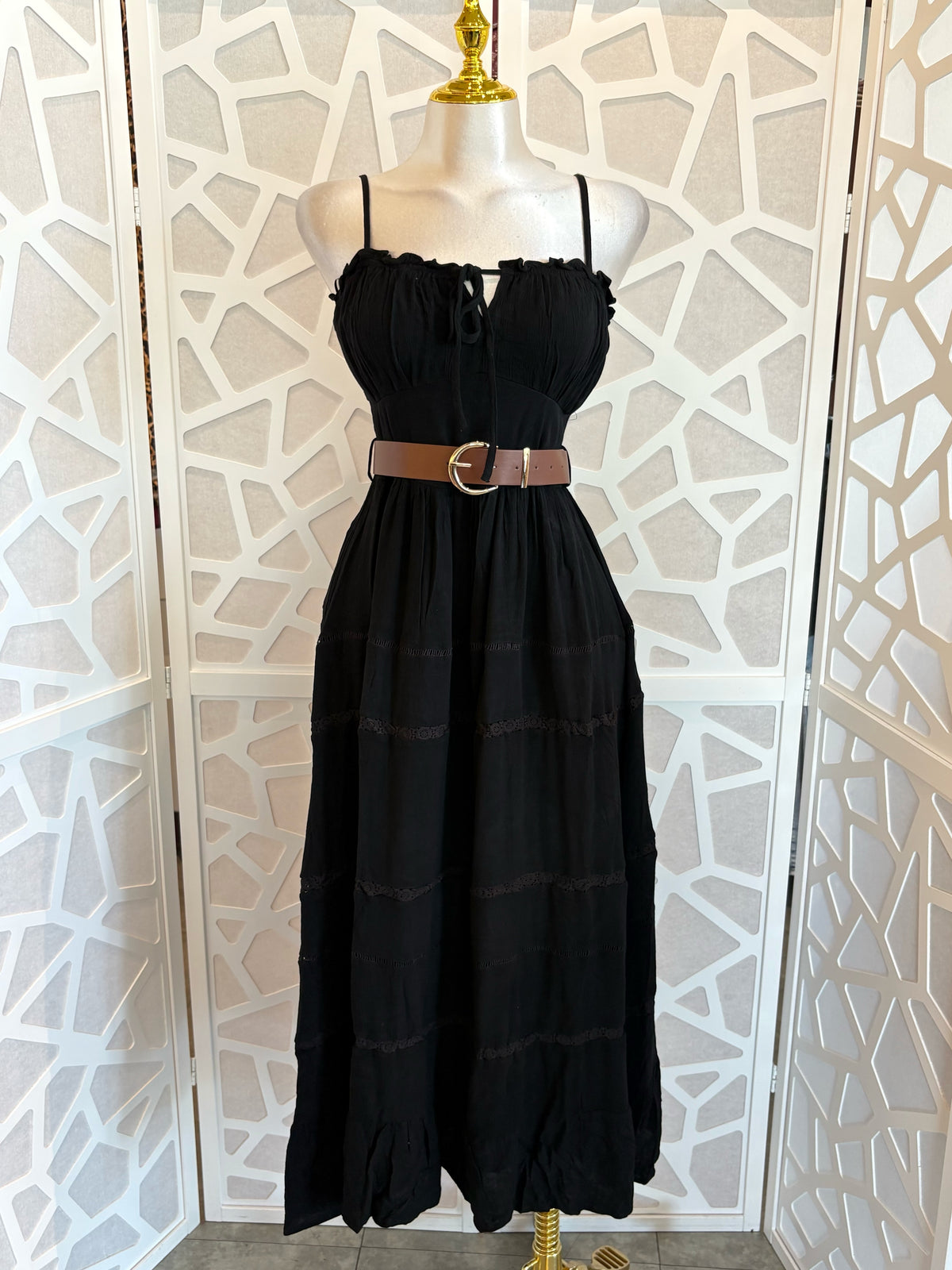 Maxi dress with belt