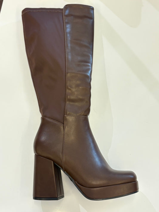 CHUNKY HIGH PLATFORM BOOTS