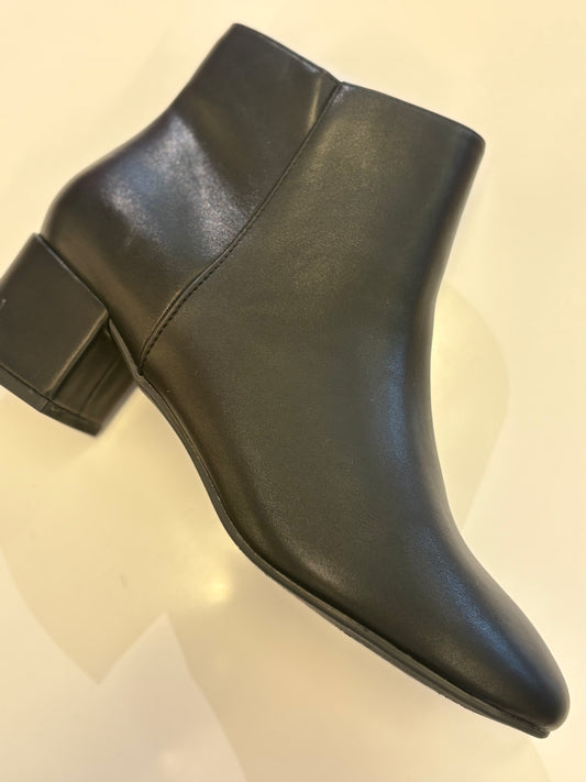 Billie ankle boot