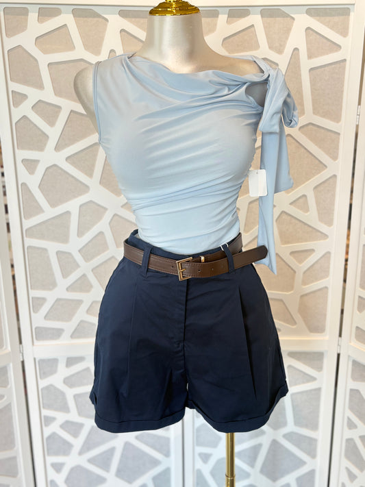 High waisted shorts with belt