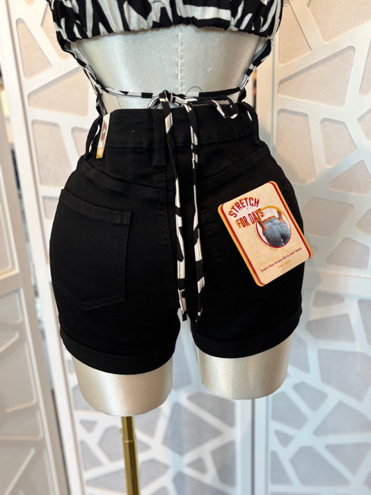 Stretchy cuffed shorts