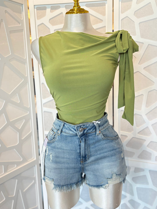 Straight fit high rise shorts