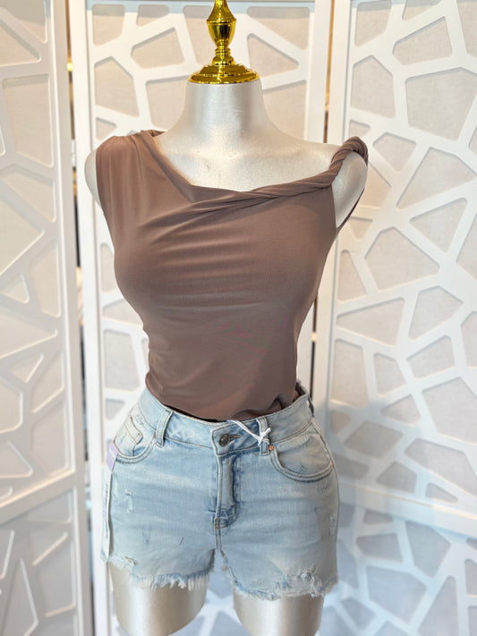 Straight fit high rise shorts