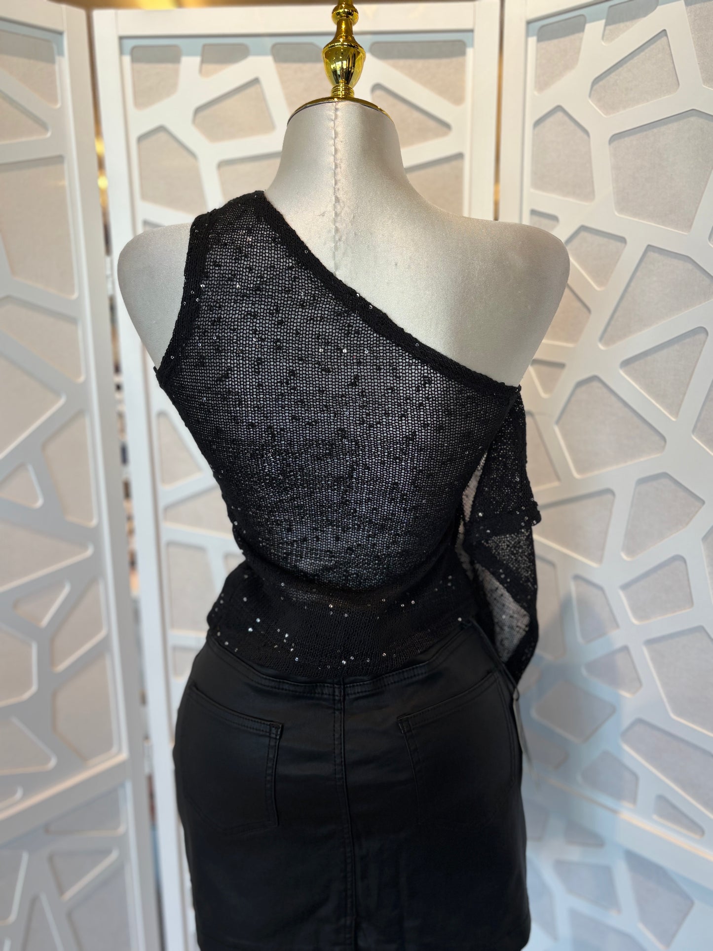 Angelina one shoulder detail top