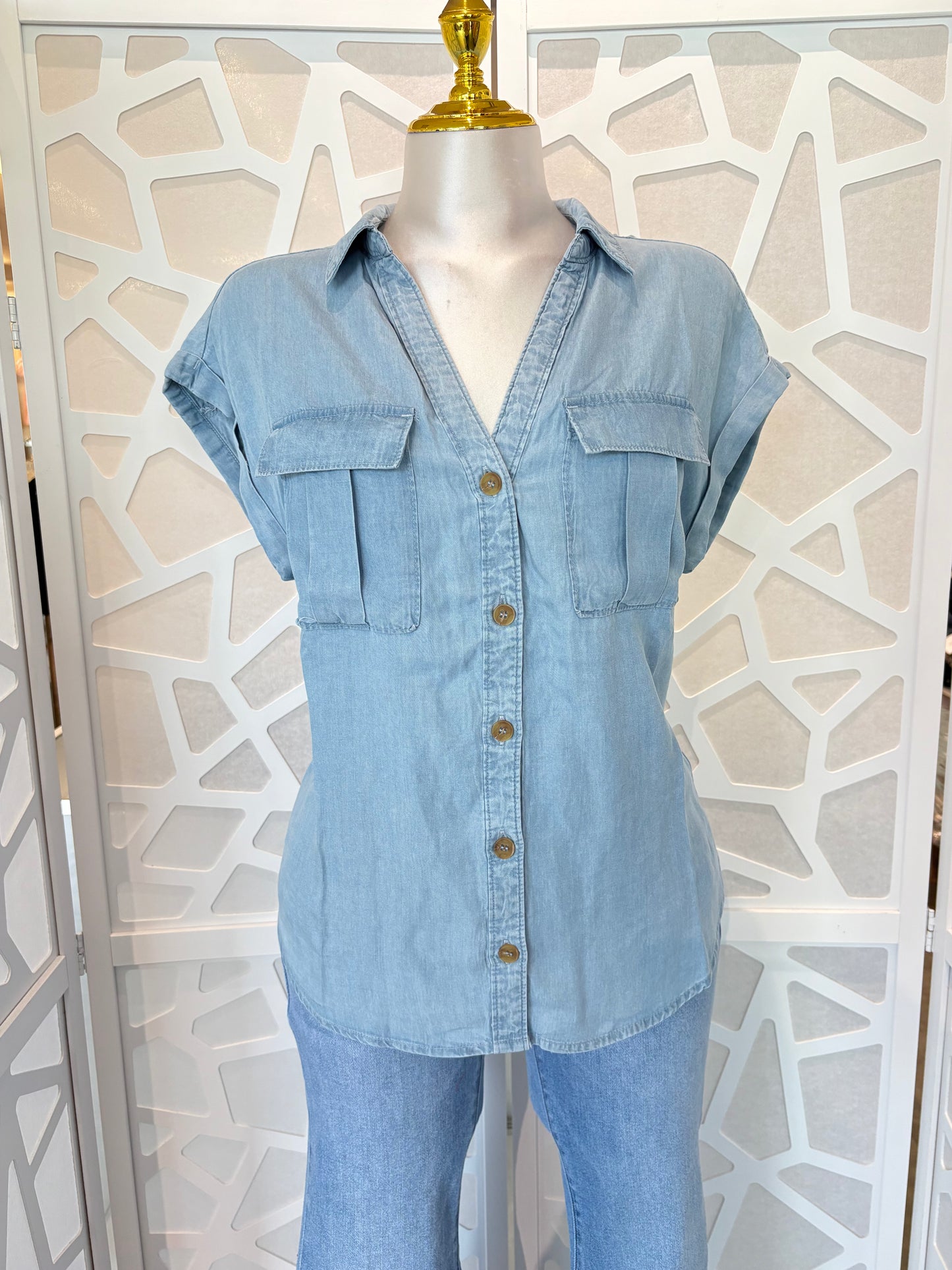 Aria button up top