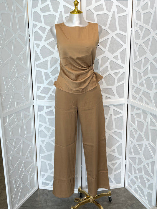 Pant set with detail top