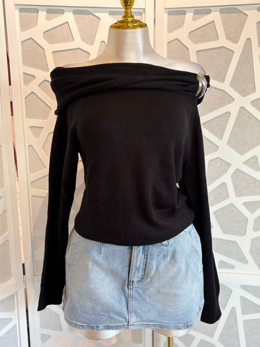 Off shoulder knitted long sleeve sweater