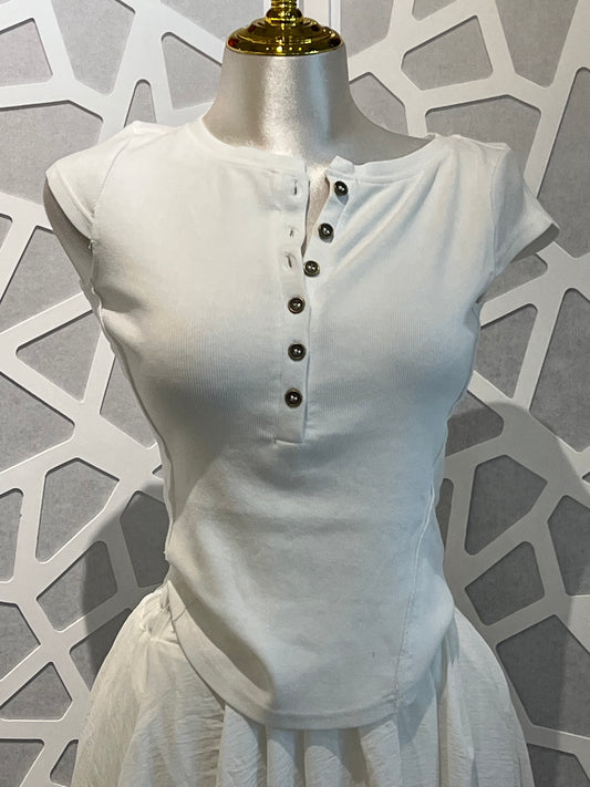 WASHED EXPOSED SEAM HENLEY RIB KNIT TOP