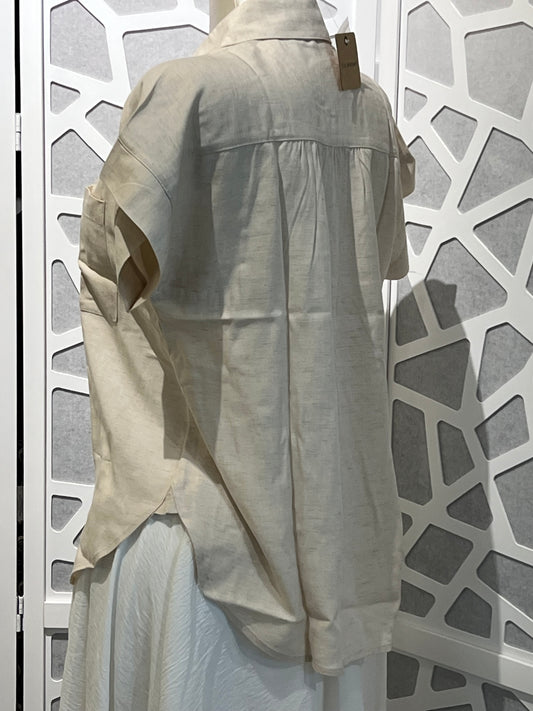 COLLARED RUCHED SHOULDER SHORT SLEEVE SHIRT