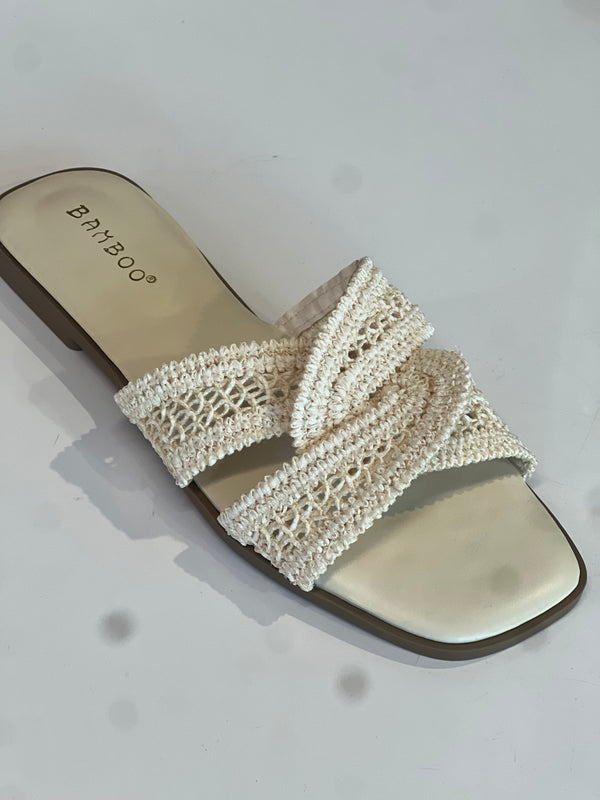 CONQUER SANDALS