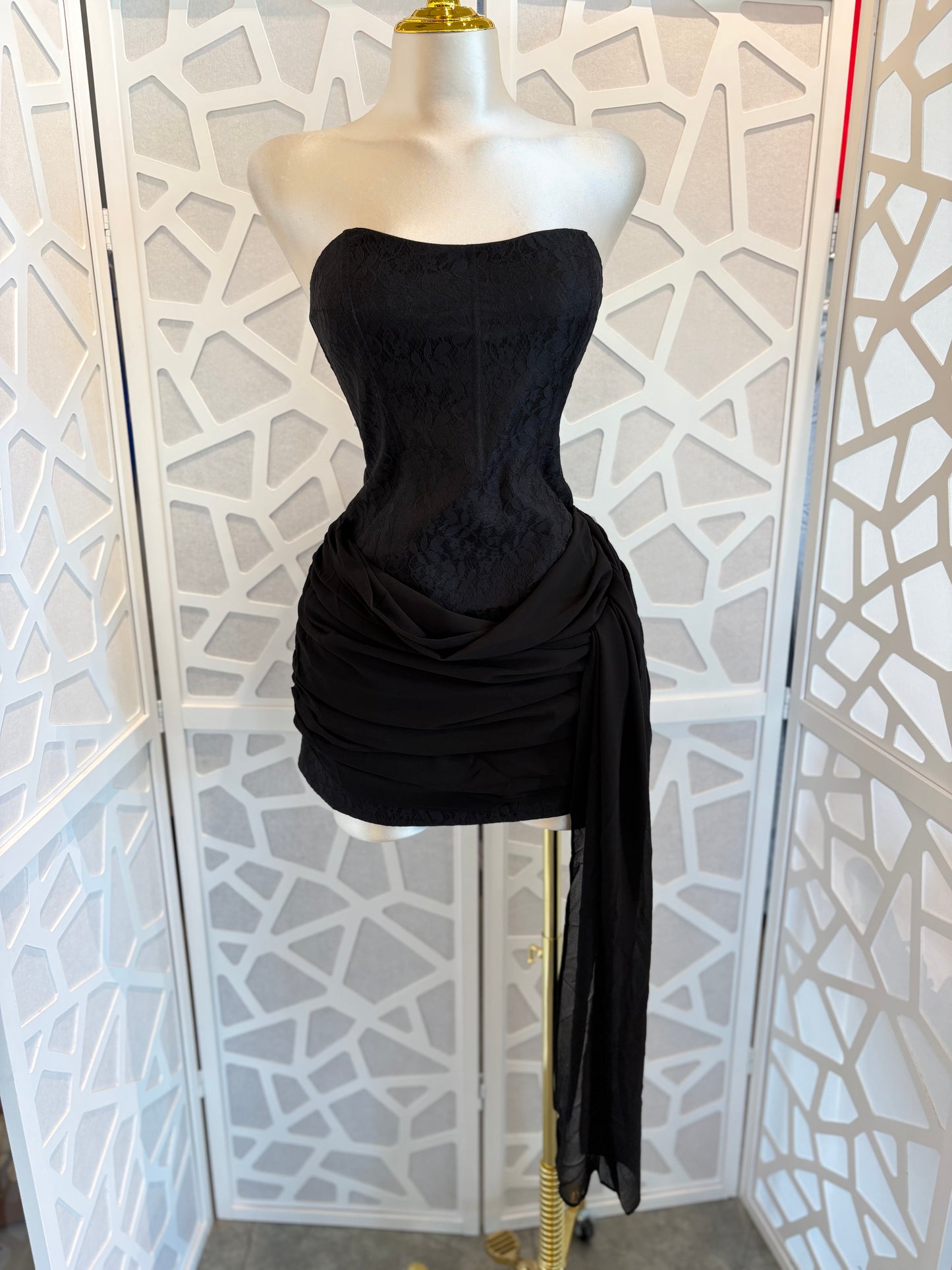 Strapless lace mini dress with waist wrap