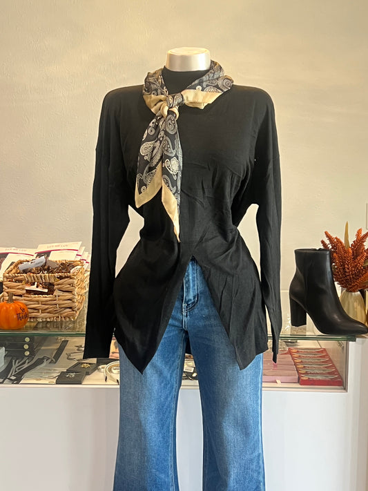 Front slit top