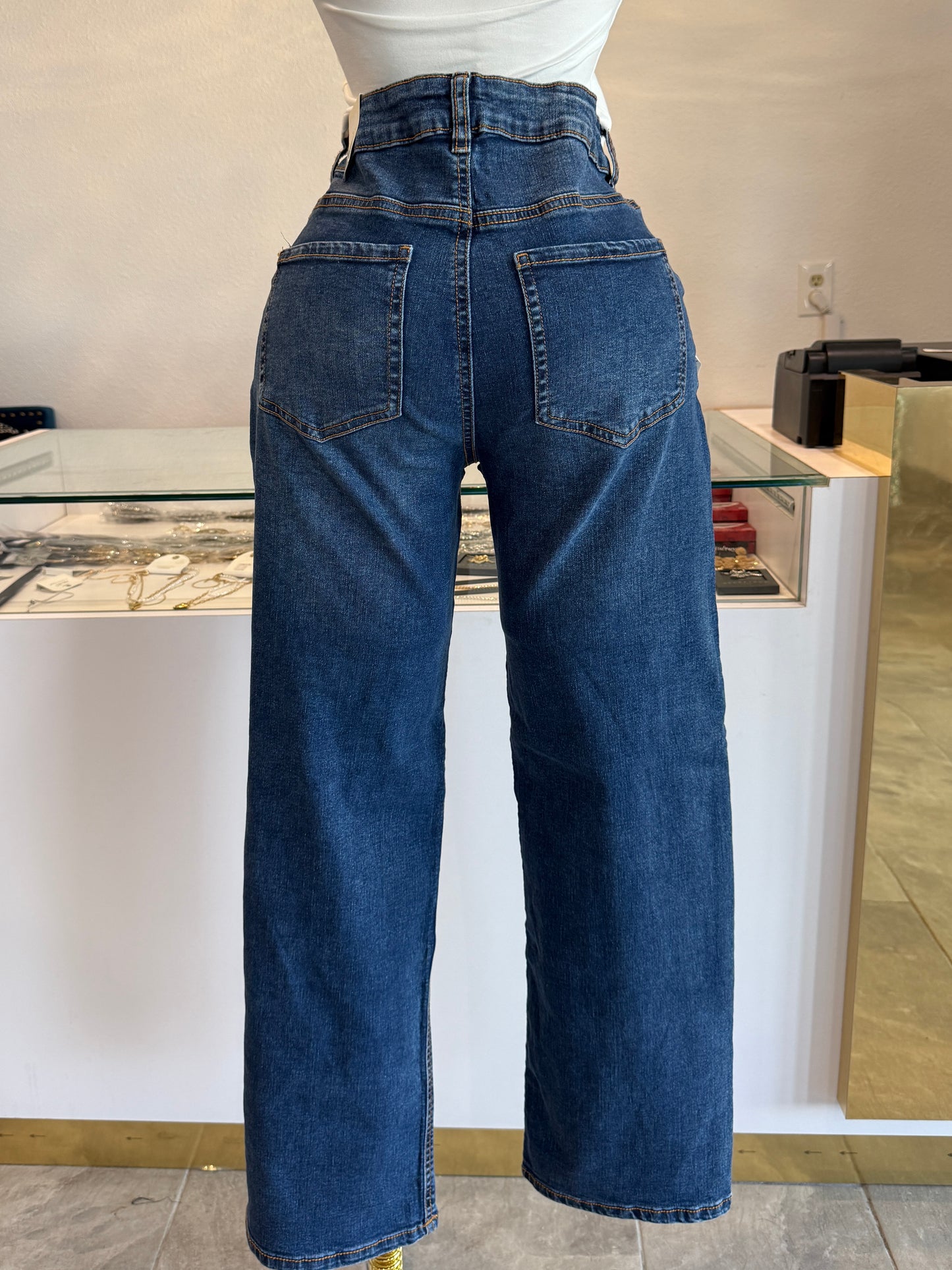 Straight loose fit dark wash jeans