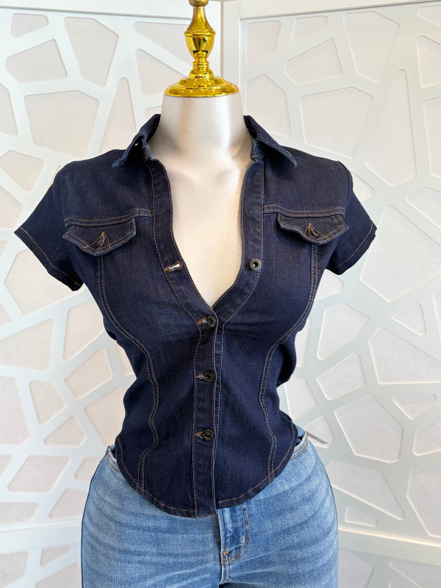 SHORT SLEEVE BUTTON UP DENIM TOP