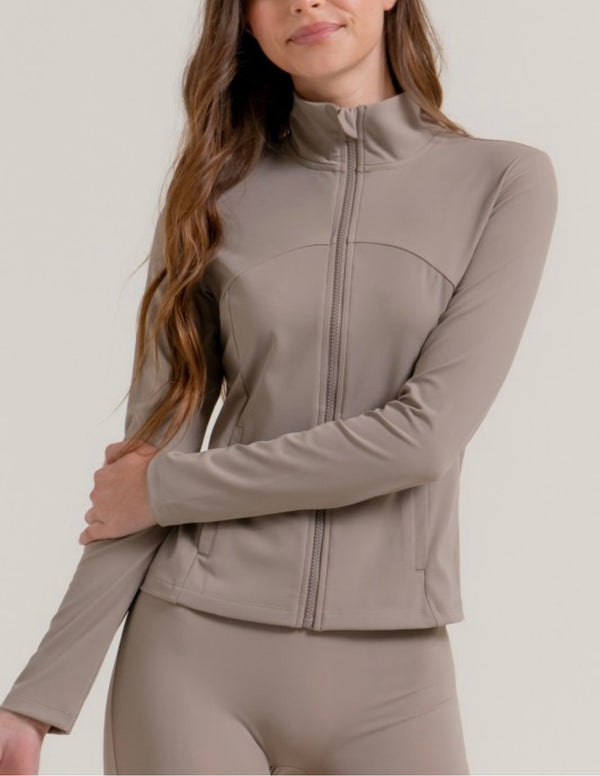 LONG SLEEVE MOCK NECK SEAM DETAIL WITH POCKET WORKOUT JACKET