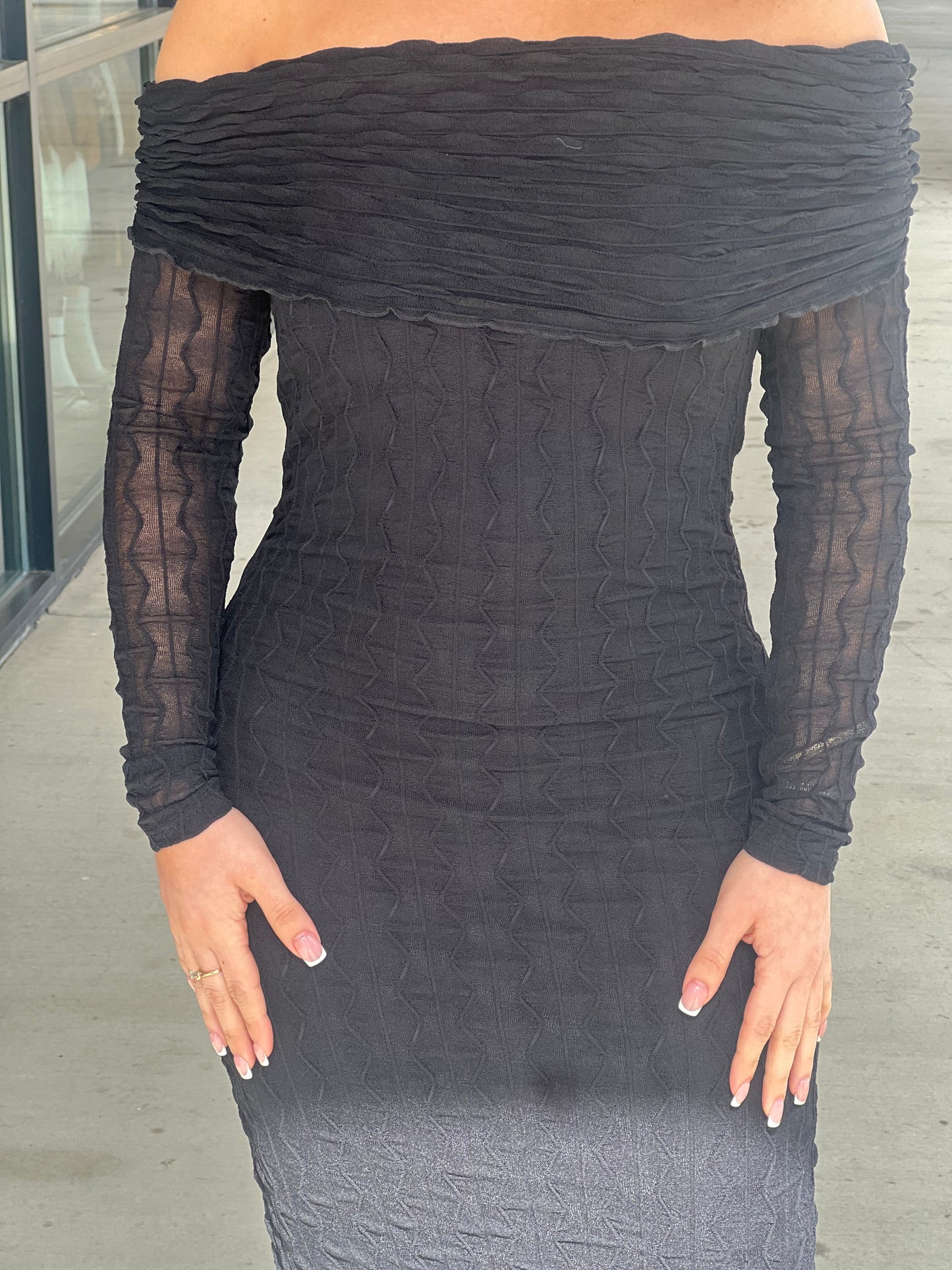 MAXI OFF SHOULDER DRESS