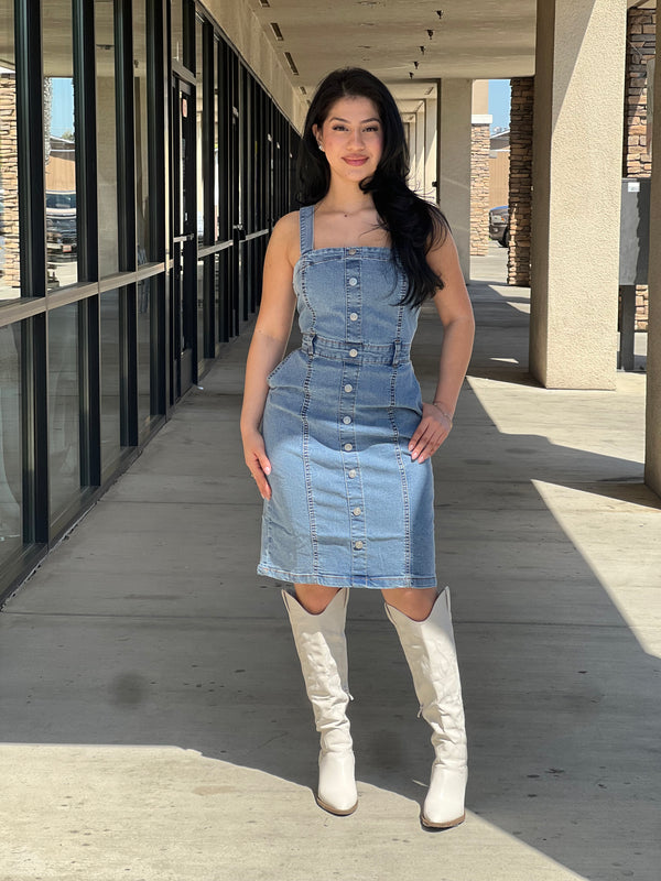 STRAIGHT NECKLINE WITH BUTTON DOWN PLACKET STRETCH DENIM DRESS