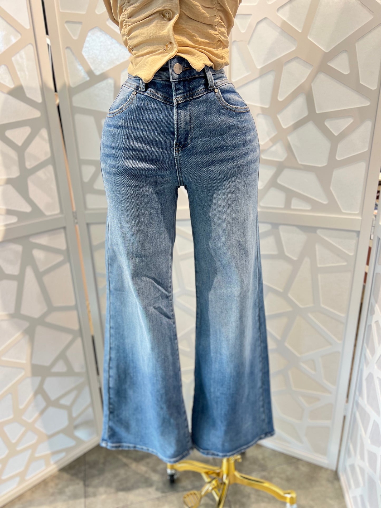 RISEN HIGH RISE WIDE FRONT YOKE DETAILED JEANS