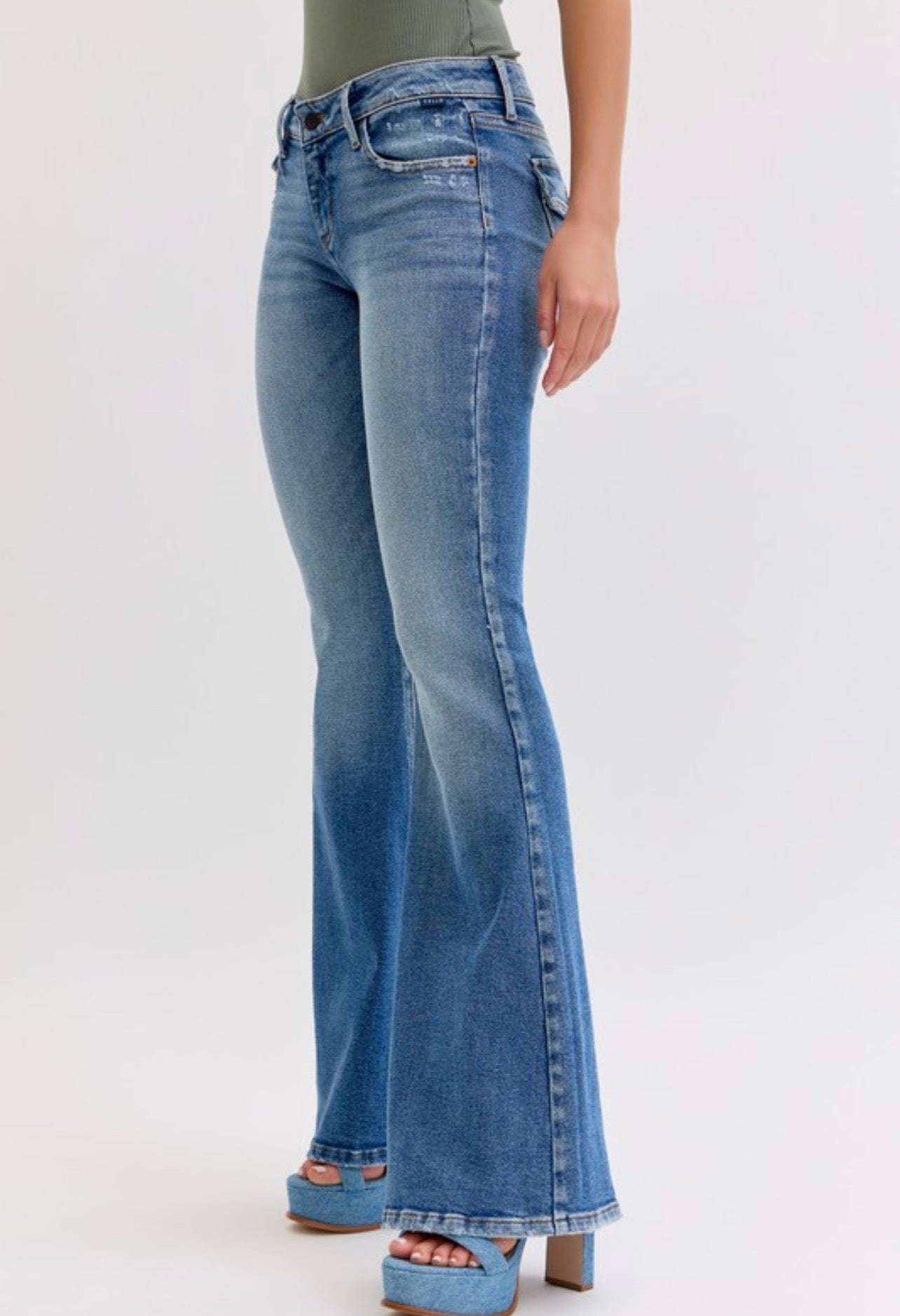 LOW RISE SUPER FLARE WITH FLAP POCKET