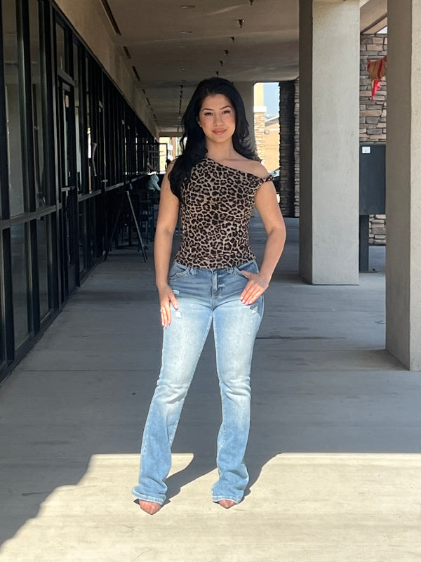 Leopard twist detail top