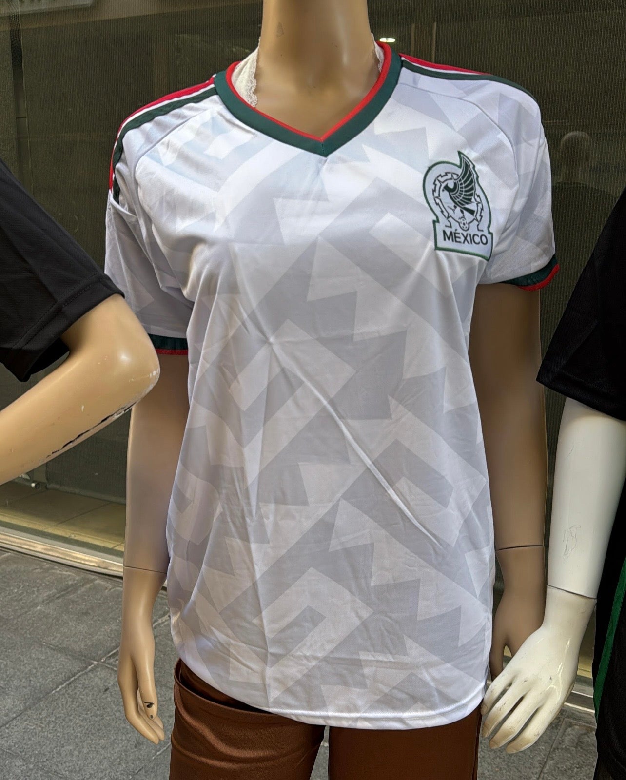 (Preorder 6/19) White Mexico Team
World Soccer Jerseys Top