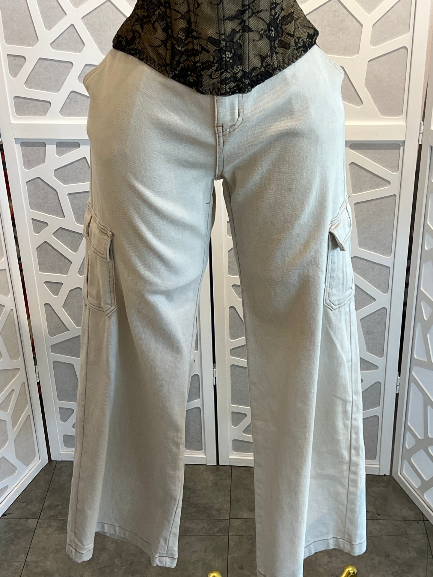 SKATER LOW RISE JEANS