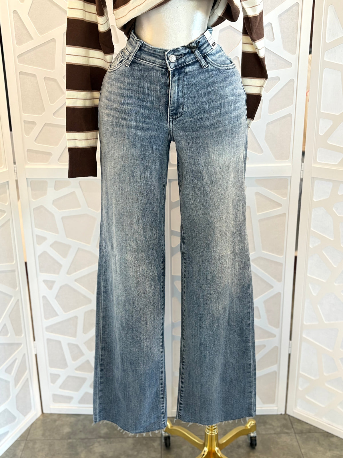 JUDY BLUE V FRONT BAGGY JEANS