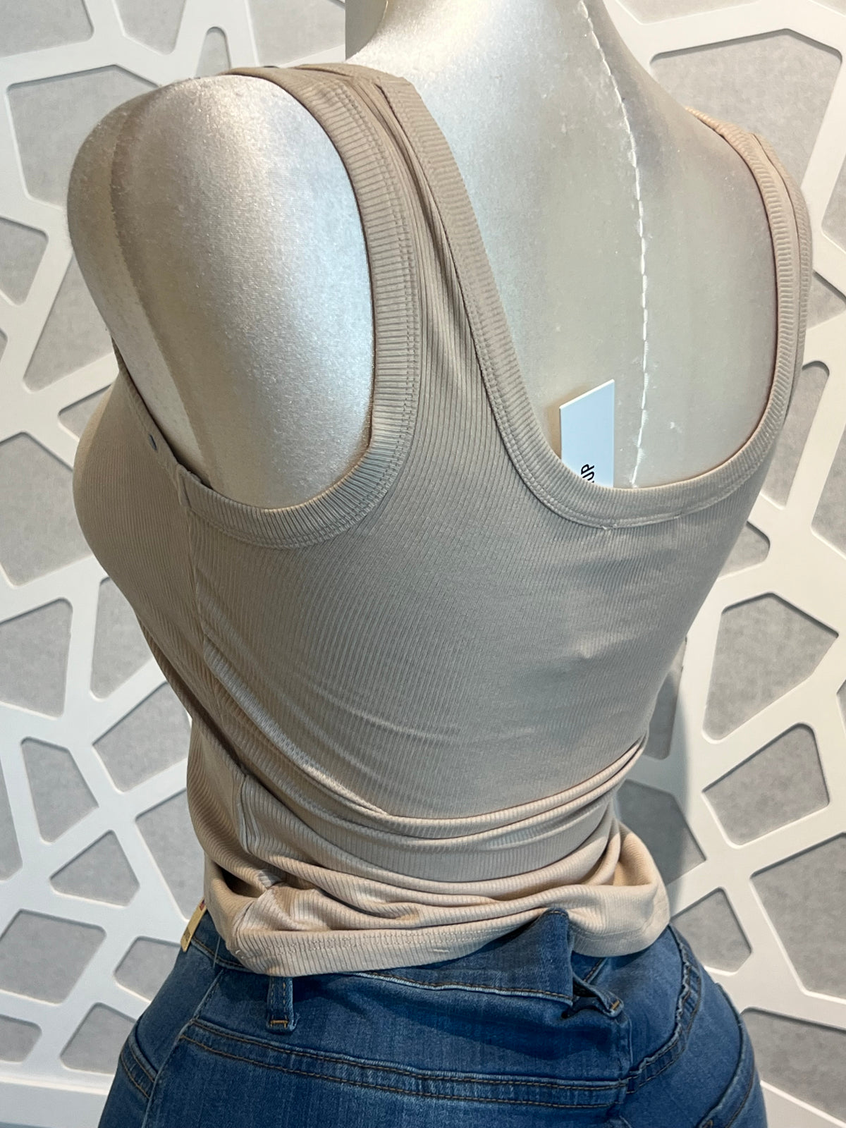 BASIC STUD DETAIL TOP
