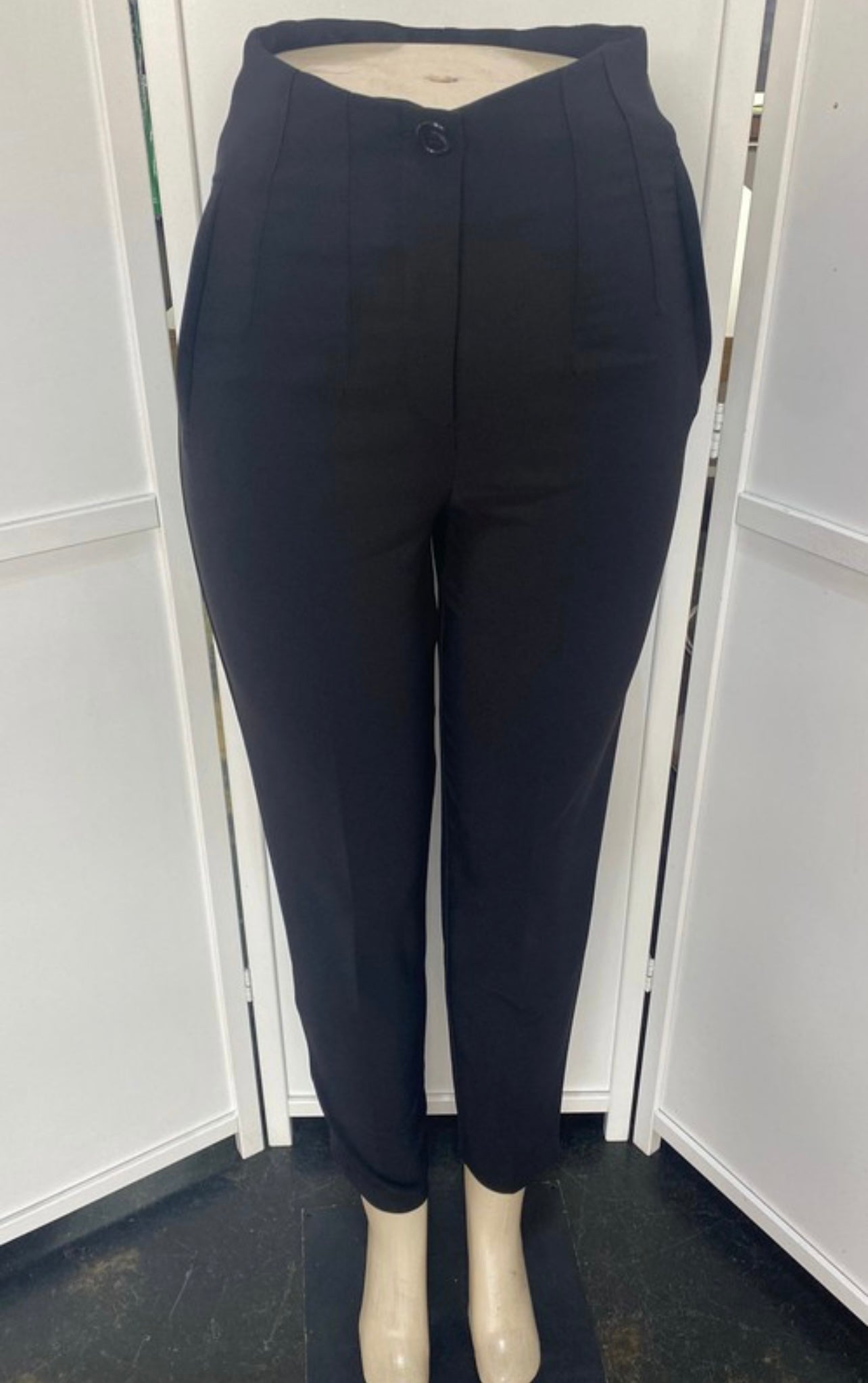 Skinny high waisted pants with front button and zipper