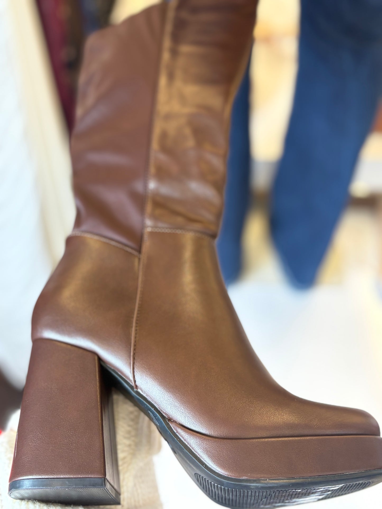 CHUNKY HIGH PLATFORM BOOTS