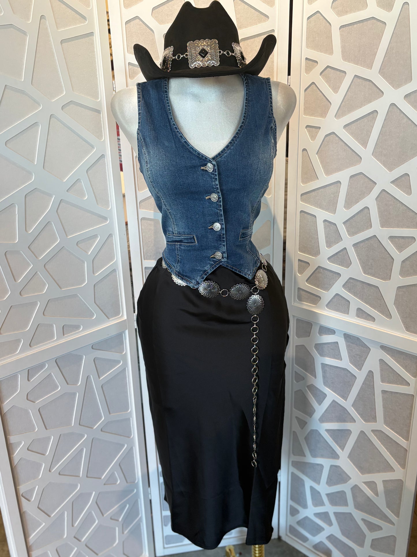 Satin skirt with side slit