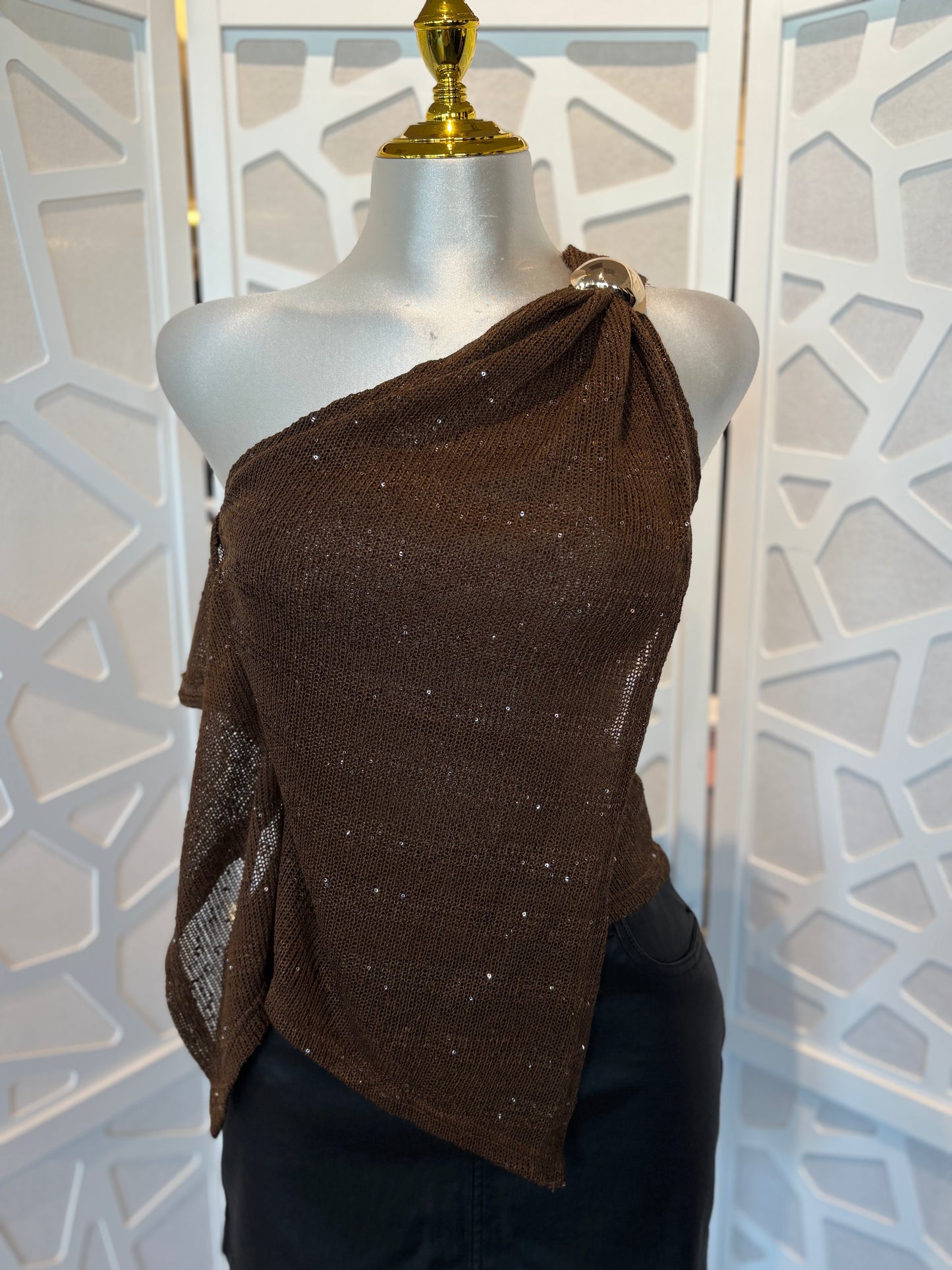 Angelina one shoulder detail top