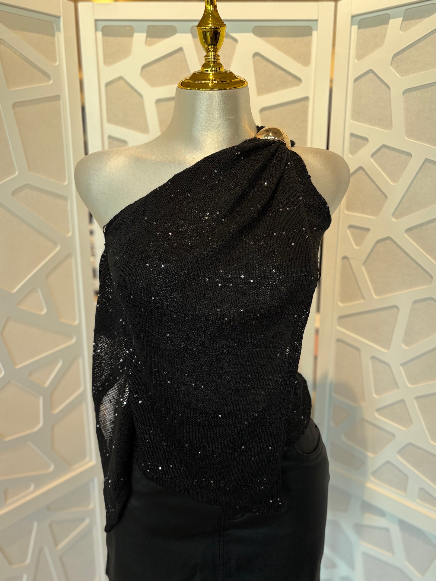 Angelina one shoulder detail top