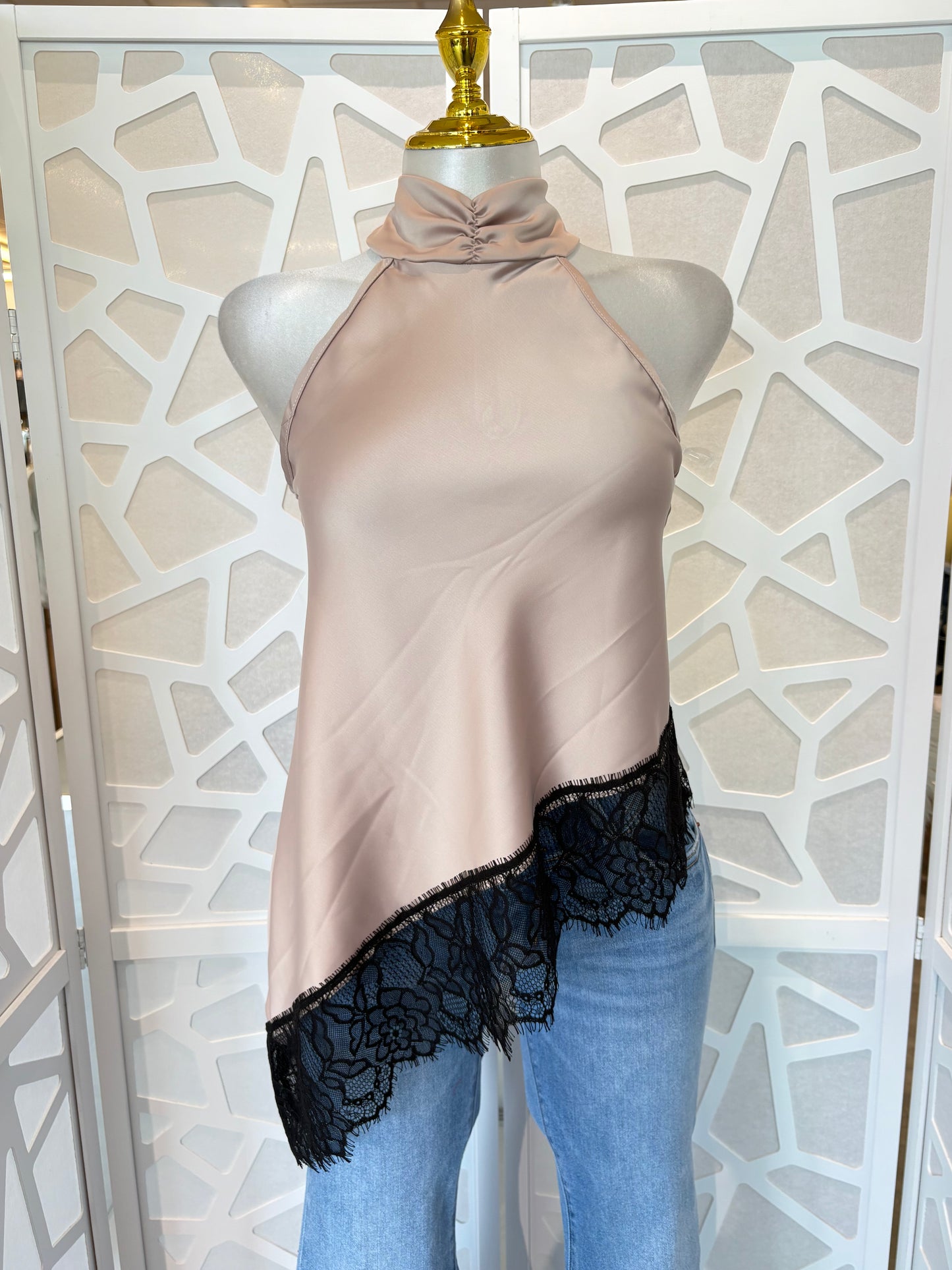 Liz lace detail top
