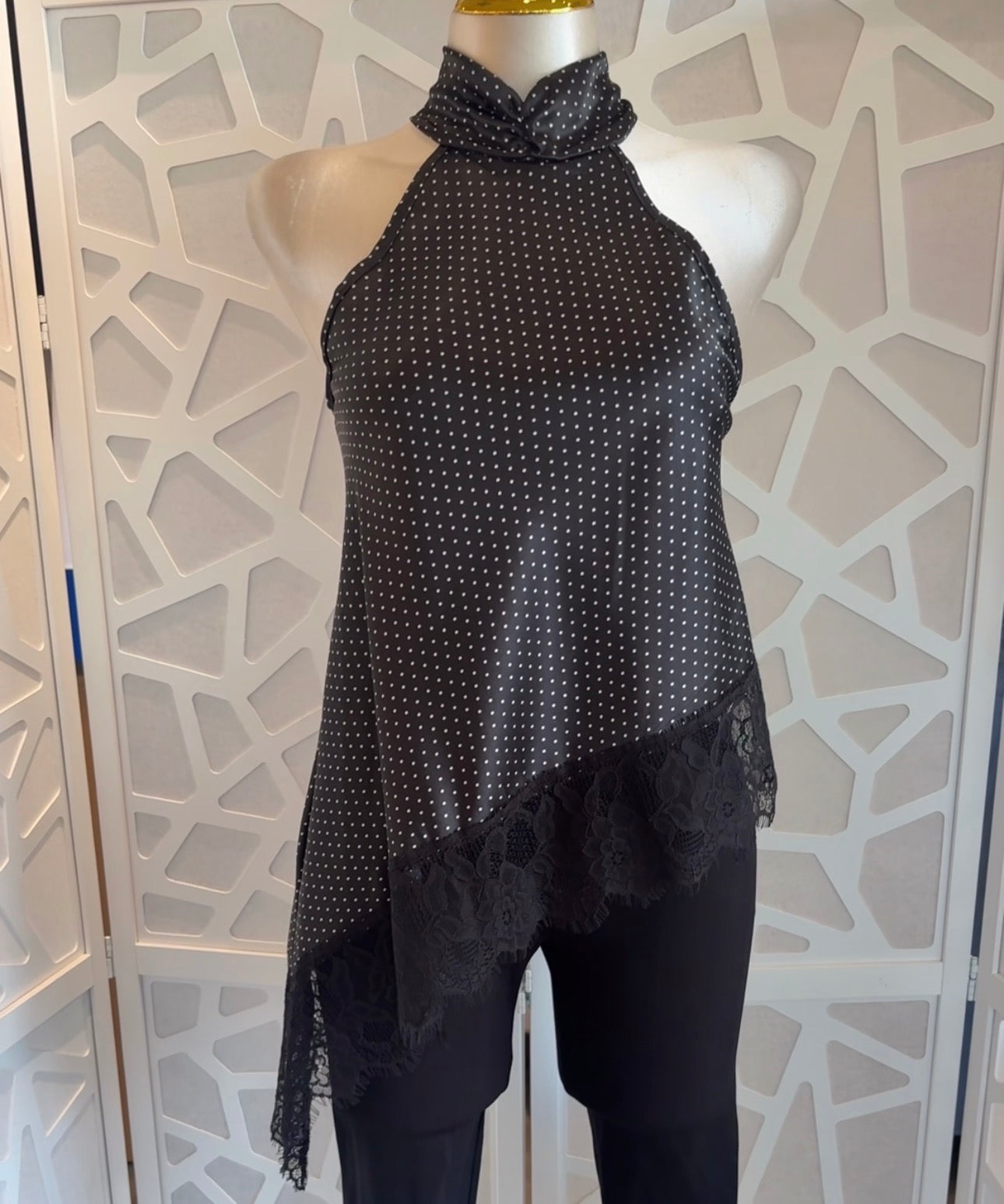 Liz lace detail top