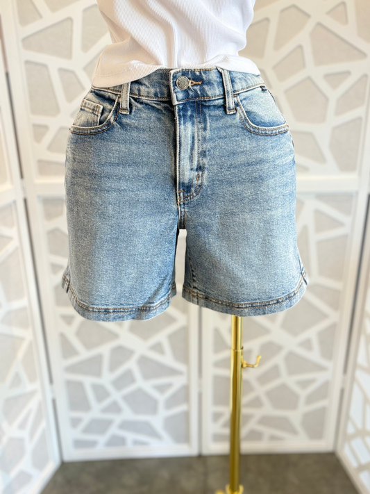 HIGH RISE MIDI SHORTS WITH 6" INSEAM