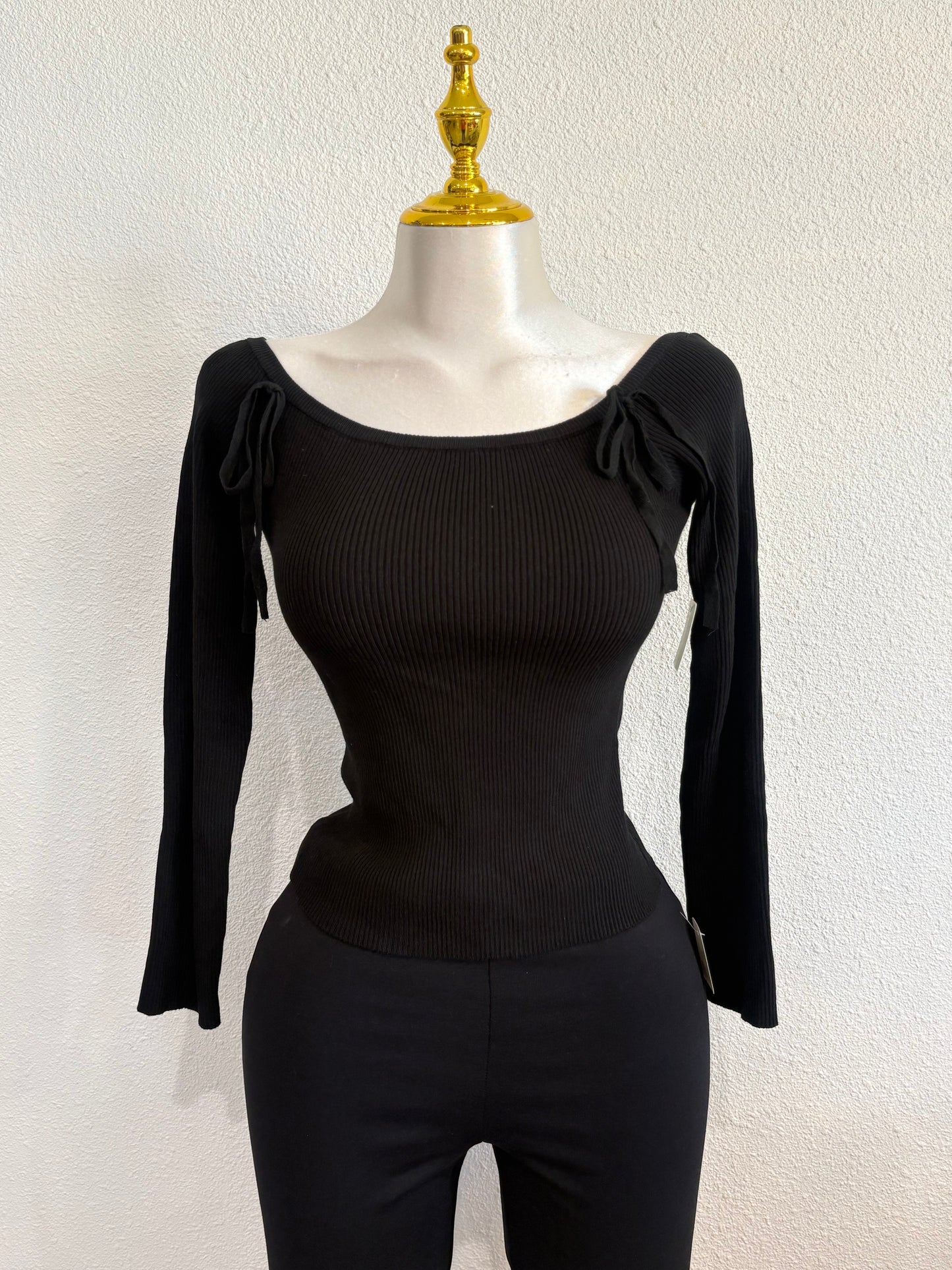 Bow detail top
