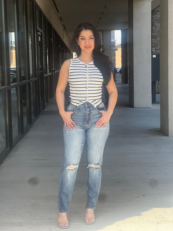CELLO HIGH RISE MOM JEANS