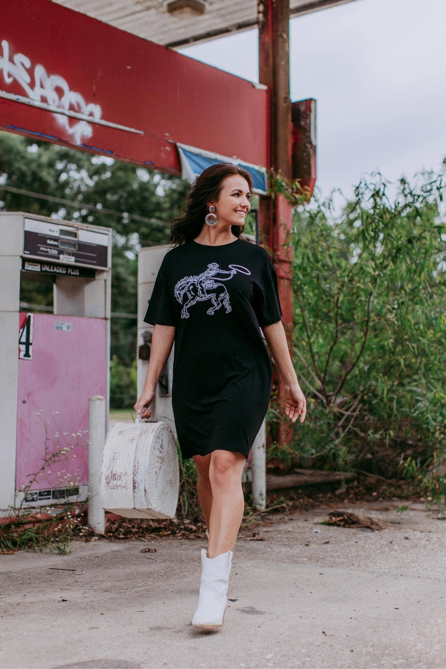 MK427 Deadwood Sequin Embellished Tee Dress: Black / 1XL