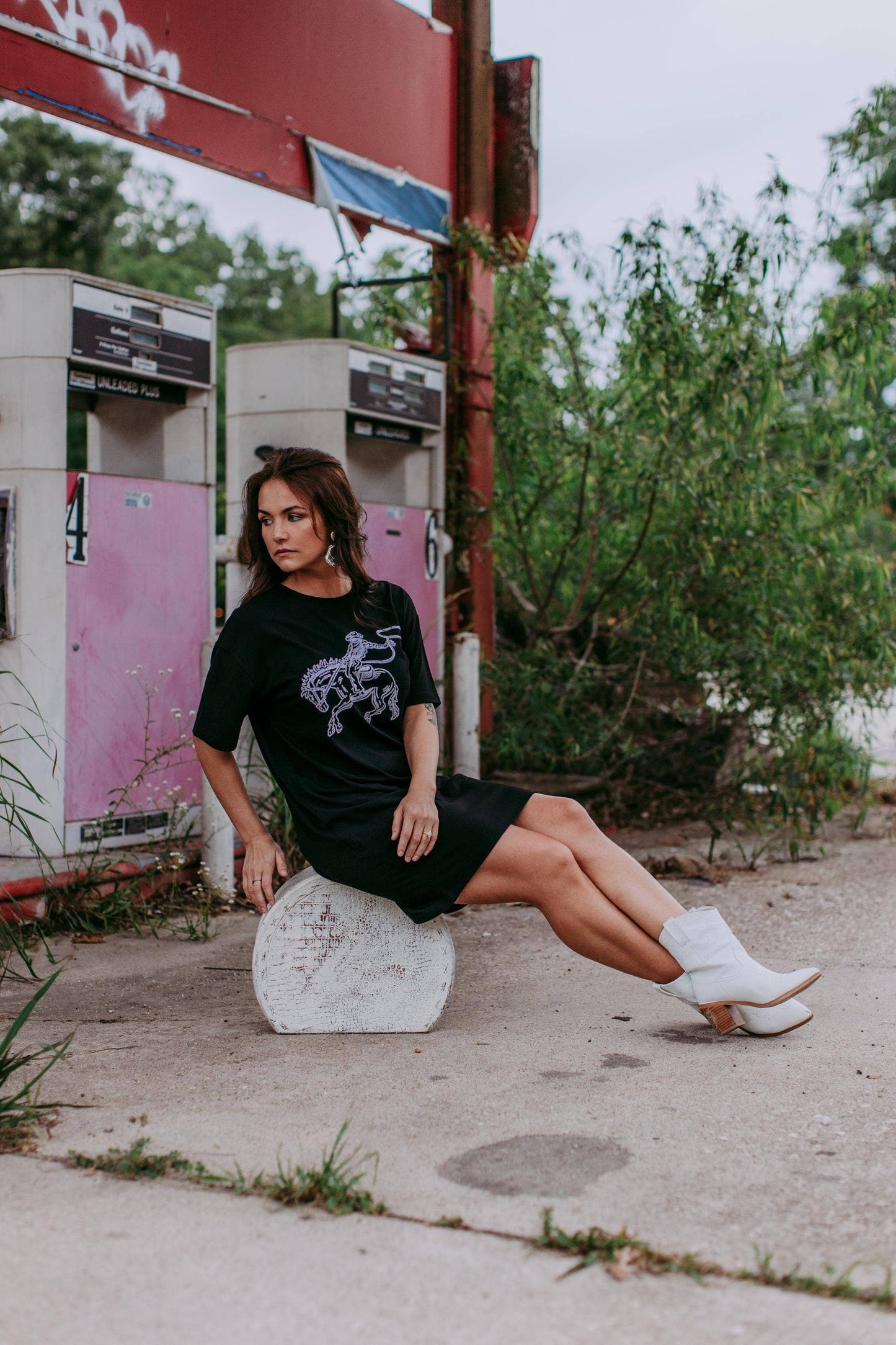 MK427 Deadwood Sequin Embellished Tee Dress: Black / S